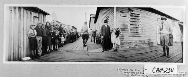 Crowds gathered to see the First Lady at a reception in her honor, St Marys dock. 