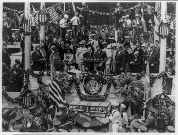 Lindbergh-and-Coolidge,-1927