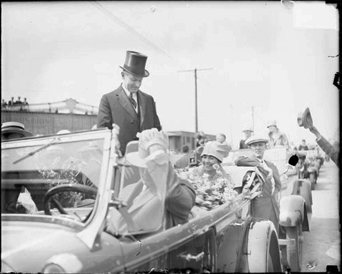 n083468 looking down in convertible