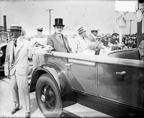 n083471 backseat of convertible