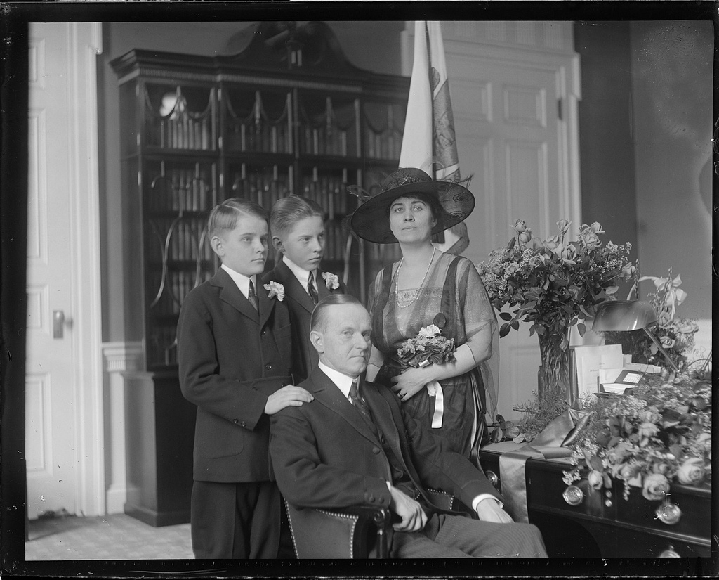 6192830925_cab2acd2c6_b-coolidge-with-family-during-boston-police-strike