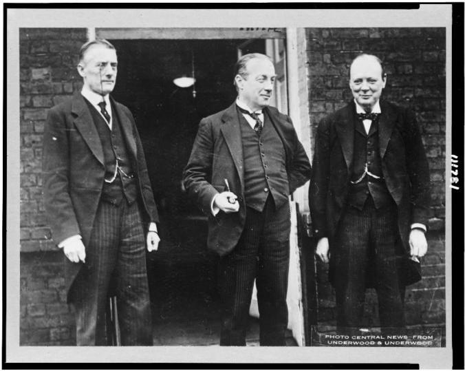 standing-left-to-right-mr-austen-chamberlain-premier-stanley-baldwin-and-sir-1024