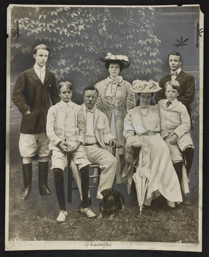 TR-family-1907